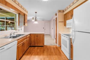 2900 LAKE ARNOLD PLACE, ORLANDO, FL 32806 Sold 07/08/25