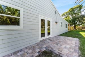 2255 17TH AVENUE, VERO BEACH, FL 32962 Sold 12/05/24