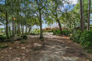 2699 CAROLYN STREET, DELTONA, FL 32738 Sold 01/14/25