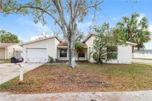 10106 ROYAL ACRES COURT, TAMPA, FL 33615 Sold 02/13/25