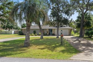 5126 TWIN PALMS ROAD, FRUITLAND PARK, FL 34731 Sold 01/07/25