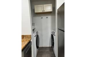 385 WOODSIDE DRIVE, ALTAMONTE SPRINGS, FL 32701 Sold 01/14/25