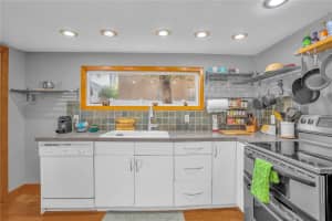 1235 PARK LAKE STREET, ORLANDO, FL 32803 Sold 01/17/25