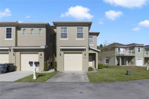 470 LAKE SHORE PARKWAY, DAVENPORT, FL 33896 - MLS#MFRO6258161