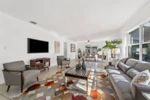 816 PERSHING AVENUE, ORLANDO, FL 32806 Sold 04/11/25