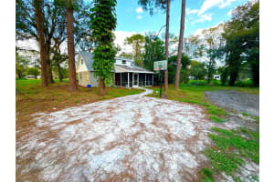 2401 TERI STREET, AUBURNDALE, FL 33823 Sold 02/21/25