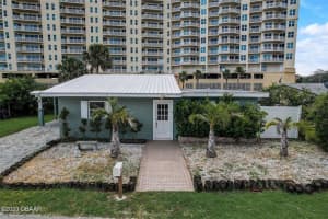 213 Sandy Cir, SOUTH DAYTONA