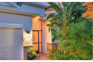 4002 BEDFORD AVENUE, WINTER HAVEN, FL 33884 Sold 02/28/25