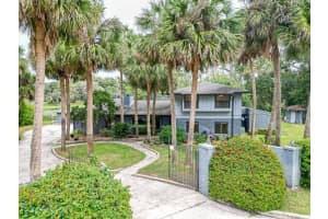 1 OLD GROVE LANE, ALTAMONTE SPRINGS, FL 32701 Sold 02/14/25