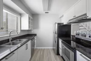 4757 CAPRI PLACE, ORLANDO, FL 32811 Sold 01/31/25