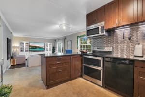 1000 SEMORAN BOULEVARD, WINTER PARK, FL 32792 Sold 02/28/25