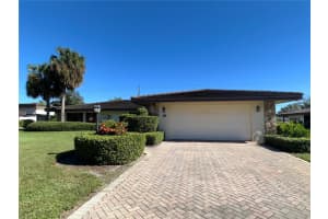 10 PILOT PLACE, WINTER HAVEN, FL 33881 - MLS#MFRO6259578