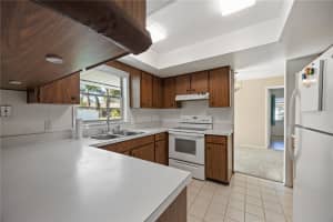 1025 LANCELOT WAY, CASSELBERRY, FL 32707 Sold 02/17/25