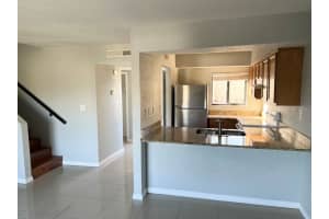 114 SCOTTSDALE SQUARE, WINTER PARK, FL 32792 Sold 12/30/24