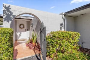 557 ORANGE STREET, ALTAMONTE SPRINGS, FL 32701 Sold 01/03/25