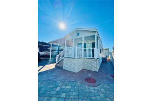 327 ST GEORGE DRIVE, DAVENPORT, FL 33837 Sold 02/27/25