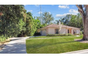 1214 HILLTOP DRIVE, MOUNT DORA, FL 32757 Sold 02/21/25