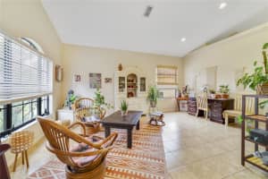 339 LAKE DAVENPORT CIRCLE, DAVENPORT, FL 33837 Sold 01/13/25