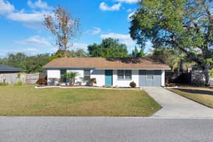935 CEDAR CIRCLE, TAVARES, FL 32778 Sold 01/10/25