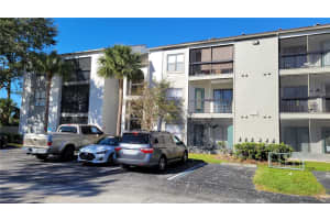 2231 CASCADES BOULEVARD, KISSIMMEE, FL 34741 Sold 02/07/25
