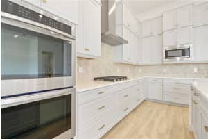 1070 SIGNET DRIVE, APOLLO BEACH, FL 33572 Sold 05/23/25