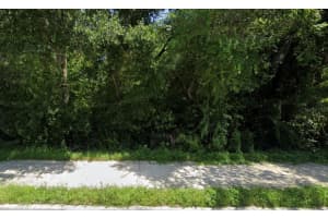W 1st St, SANFORD