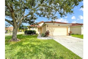 55 VANNA COURT, ORLANDO, FL 32807 Sold 02/18/25