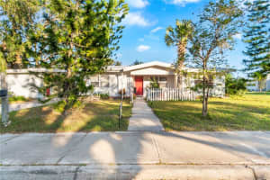 2695 S East Ave, SARASOTA
