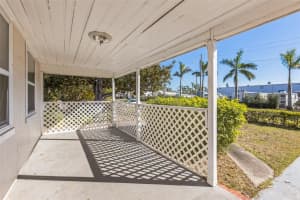 4035 FAIRFIELD AVENUE, SAINT PETERSBURG, FL 33711 Sold 01/06/25