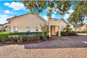 995 DAVID WALKER DRIVE, TAVARES, FL 32778 Sold 03/03/25
