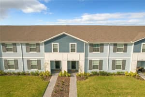 826 Paradise Dr, DAVENPORT