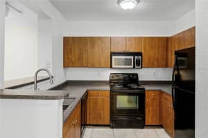 304 SOUTH STREET, ORLANDO, FL 32801 Sold 02/27/25