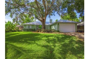 527 10TH AVENUE, VERO BEACH, FL 32962 Sold 03/21/25