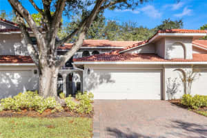 8213 SANDPOINTE BOULEVARD, ORLANDO, FL 32819 Sold 02/06/25