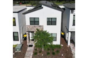 212 Villa Domani Cir, DAVENPORT