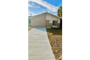 322 N 6th St, HAINES CITY