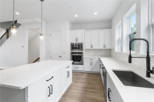2022 PACKING DISTRICT WAY, ORLANDO, FL 32804 Sold 03/21/25