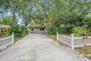 4135 BELL AVENUE, SARASOTA, FL 34231 Sold 08/28/25