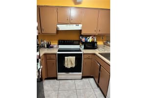 262 SCOTTSDALE SQUARE, WINTER PARK, FL 32792 Sold 07/01/25