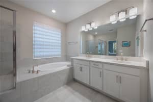 1020 LAKESIDE ESTATES DRIVE, APOPKA, FL 32703 Sold 03/06/25
