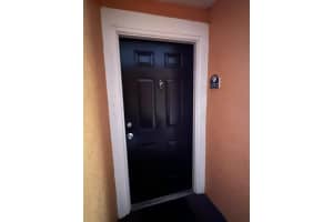 5459 VINELAND ROAD, ORLANDO, FL 32811 Sold 03/31/25