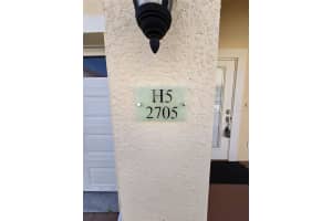 2705 SHANTINIKETAN BOULEVARD, TAVARES, FL 32778 Sold 04/04/25