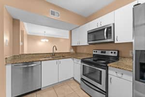 533 VILLA DEL SOL CIRCLE, ORLANDO, FL 32824 Sold 04/04/25