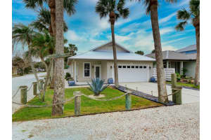 821 E 1st Ave, NEW SMYRNA BEACH