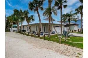 821 1ST AVENUE, NEW SMYRNA BEACH, FL 32169 - MLS#MFRO6268871