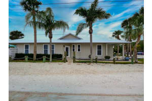 821 1ST AVENUE, NEW SMYRNA BEACH, FL 32169 - MLS#MFRO6268871