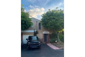 8608 193RD TERRACE, HIALEAH, FL 33015 Sold 02/28/25