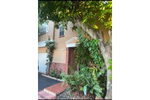 8608 193RD TERRACE, HIALEAH, FL 33015 Sold 02/28/25