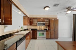 563 DARBY WAY, LONGWOOD, FL 32779 Sold 03/04/25