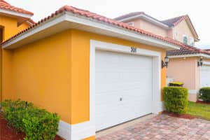 308 ROBIN ROAD, DAVENPORT, FL 33896 Sold 08/27/25